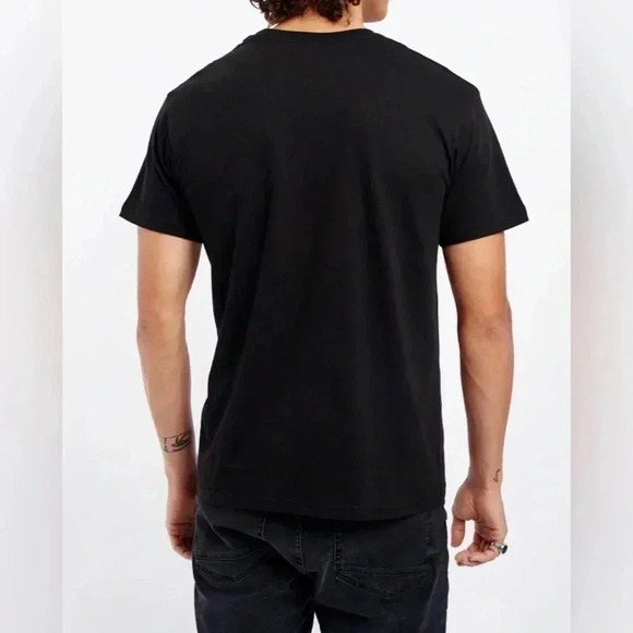 🆕 PINK FLOYD THE DARK SIDE OF THE MOON MEN'S BLACK TEE L🆕 - Picture 2 of 6